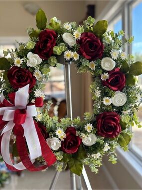 Holiday Red and White Rose Wreath with Greenery
